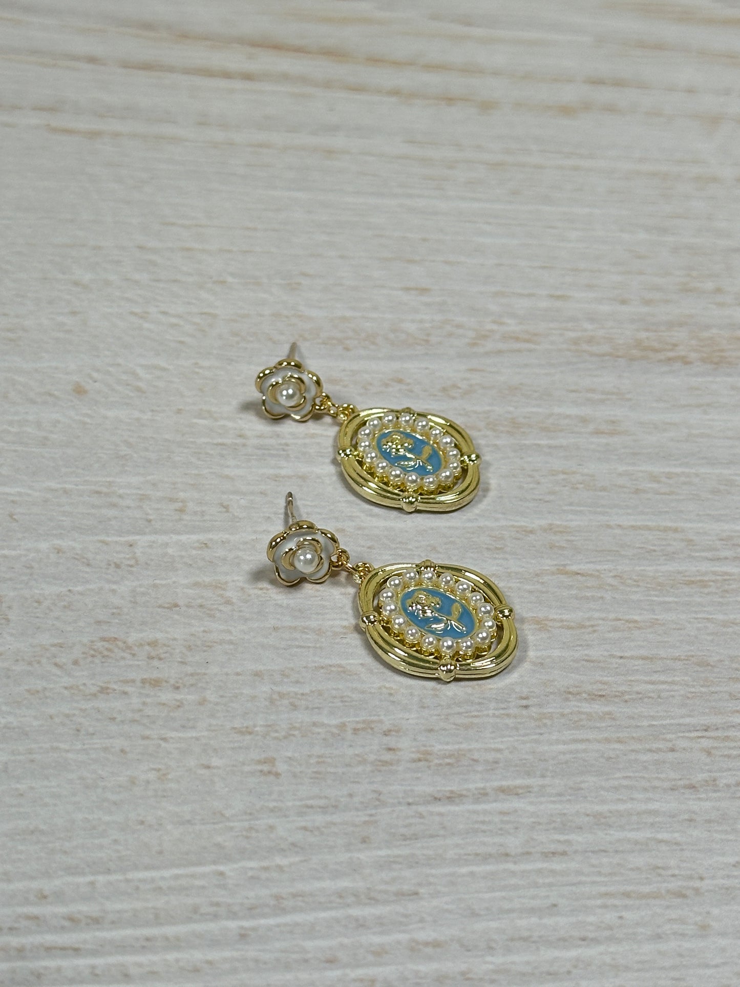 Vintage Pearl Earring