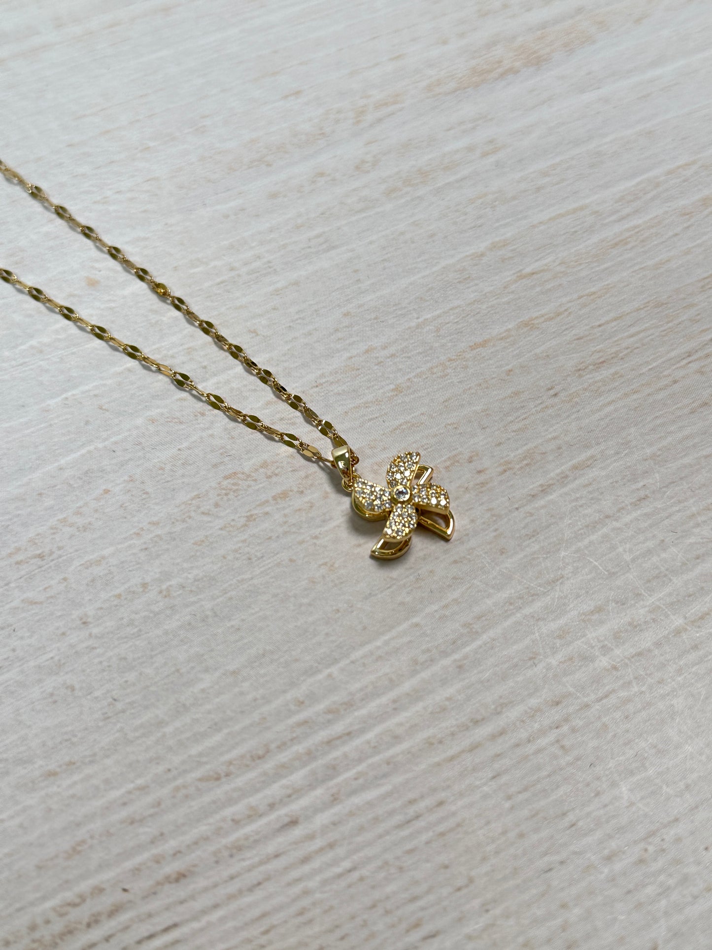 Spinning Windmill Style Pendant Necklace with Length Adjustable