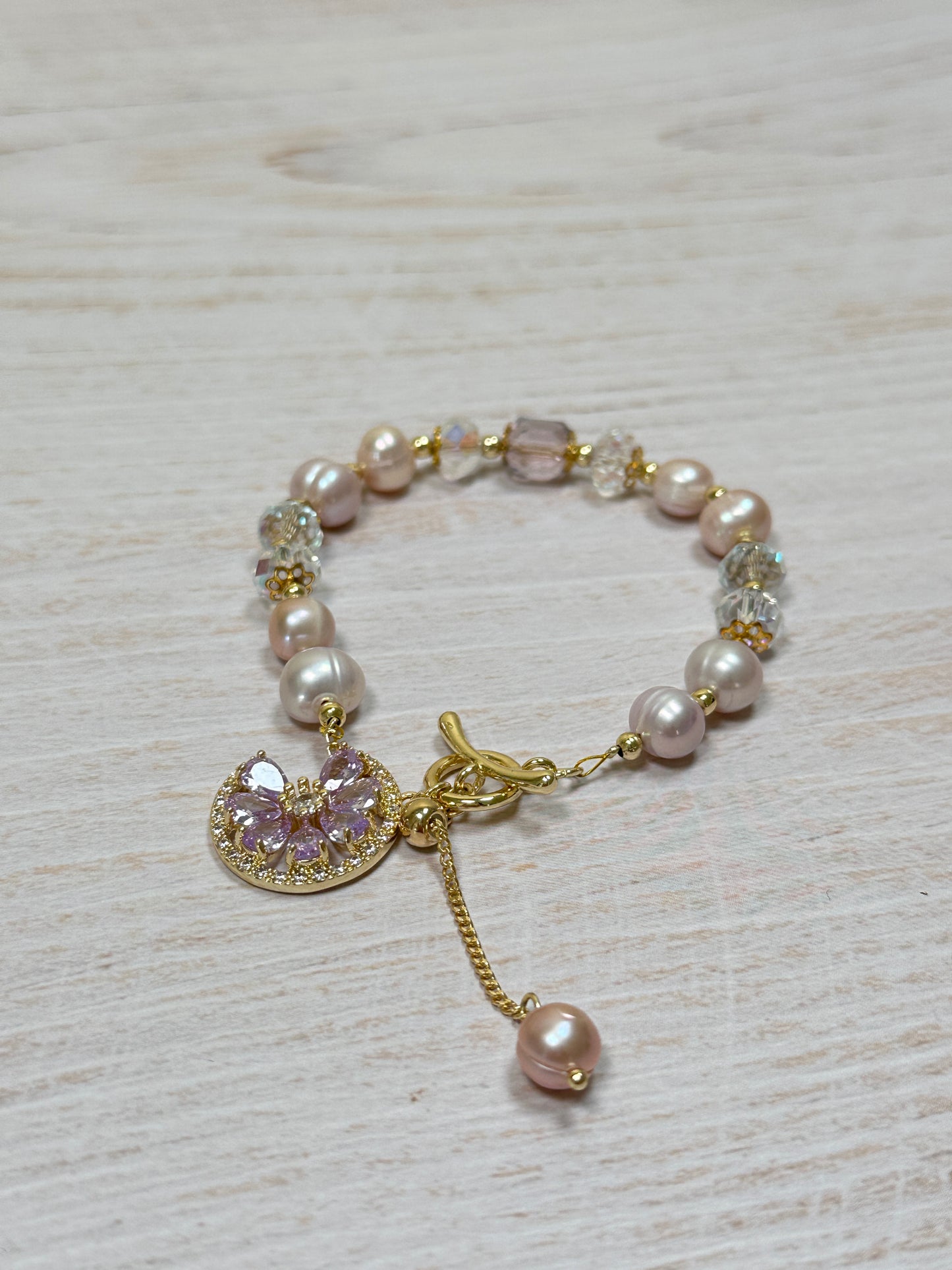 Elegant Pearl Bracelet