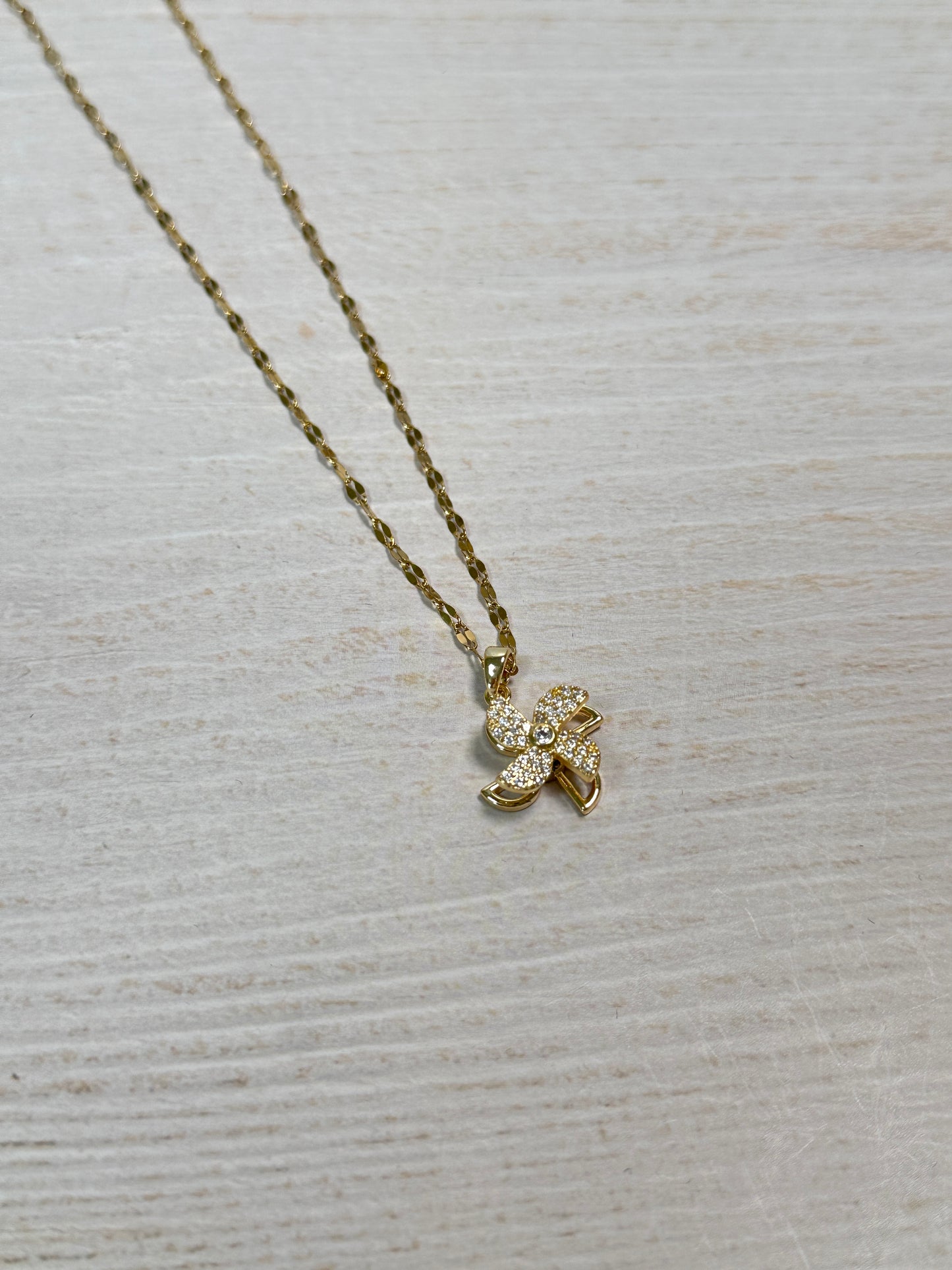 Spinning Windmill Style Pendant Necklace with Length Adjustable