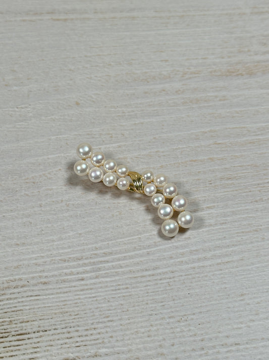 Simple Pearl Brooch