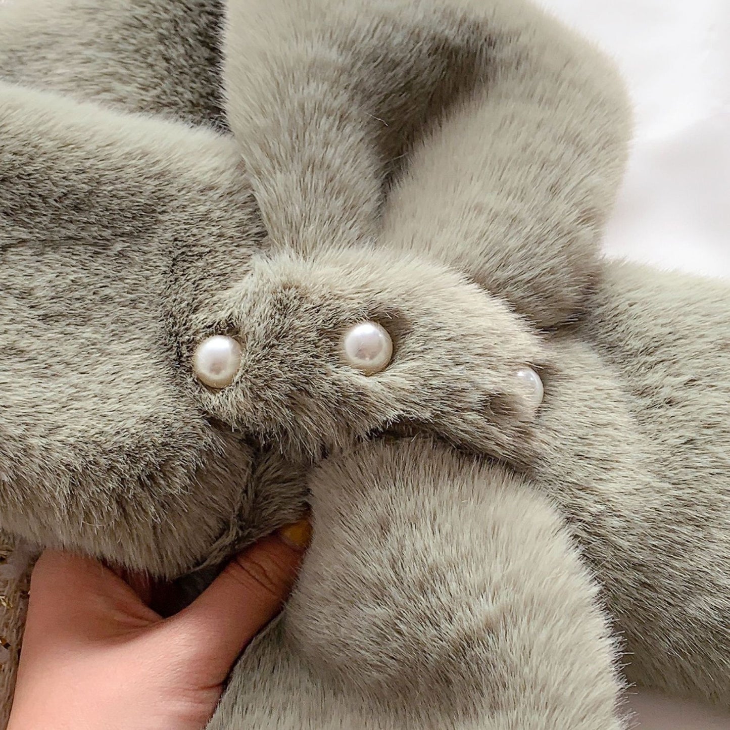 Premium Women Faux Scarf With Pearl