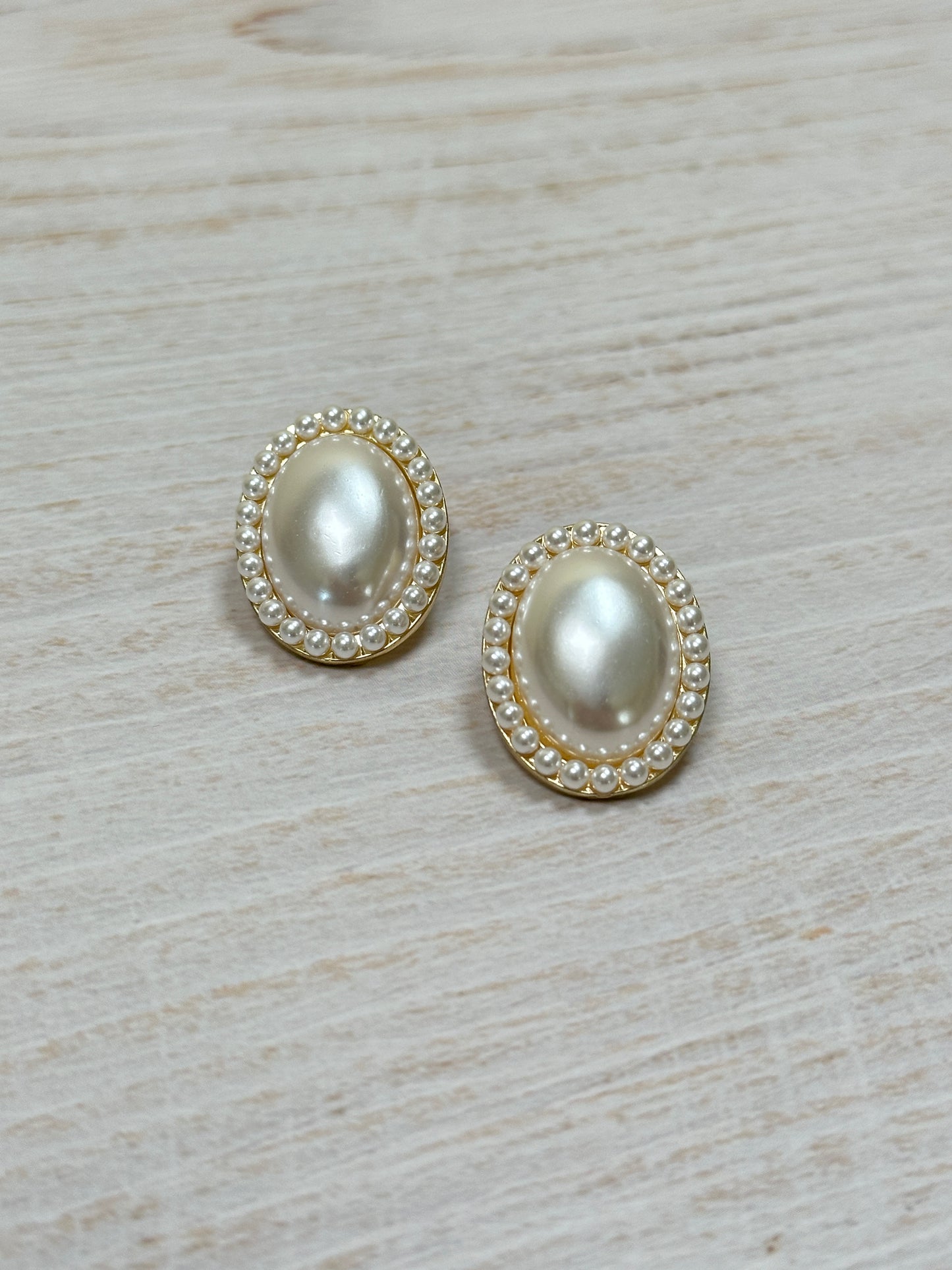 Elegant Pearl Earring