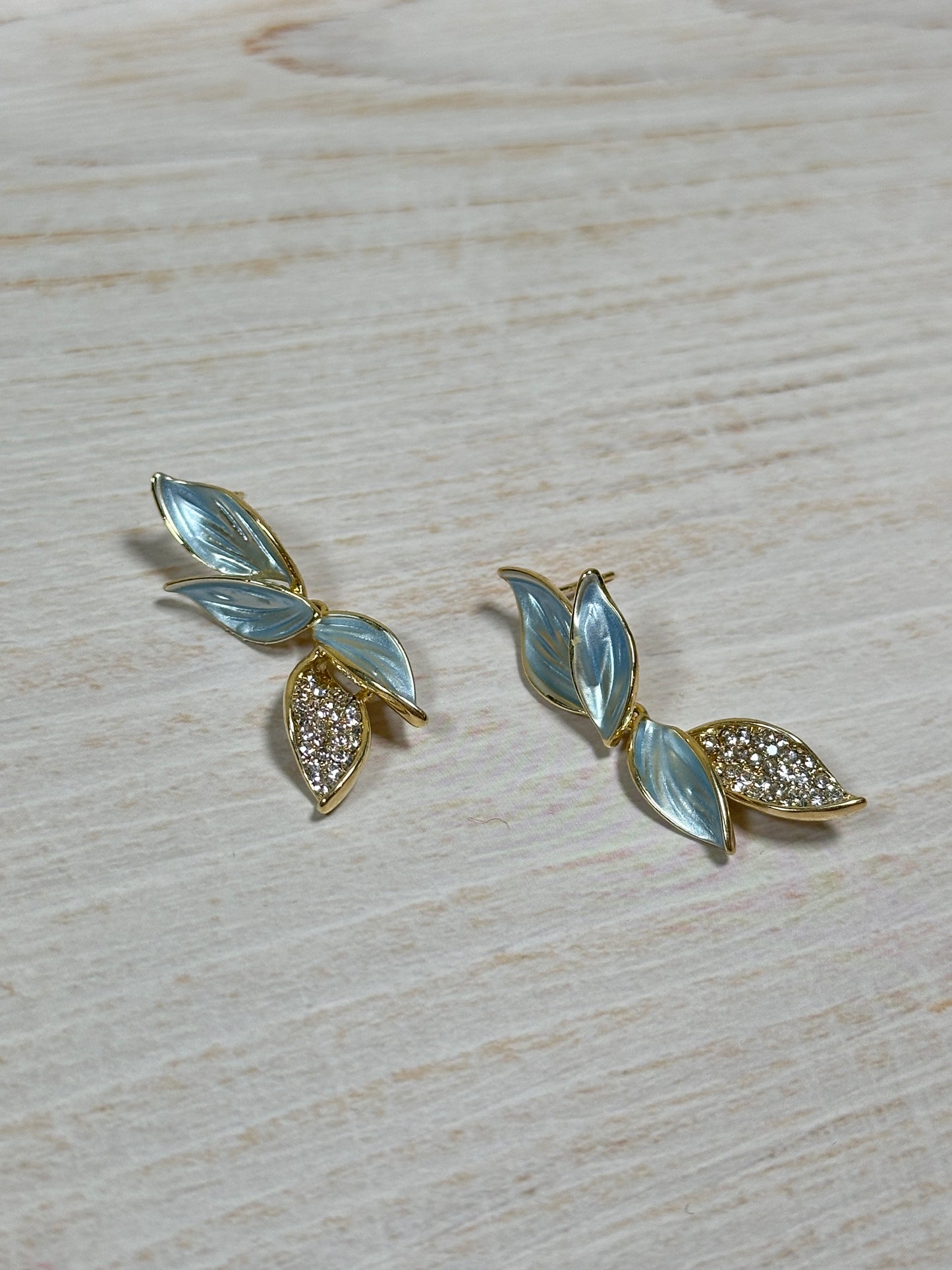 Beautiful Cubic Zirconia Leaf Earring