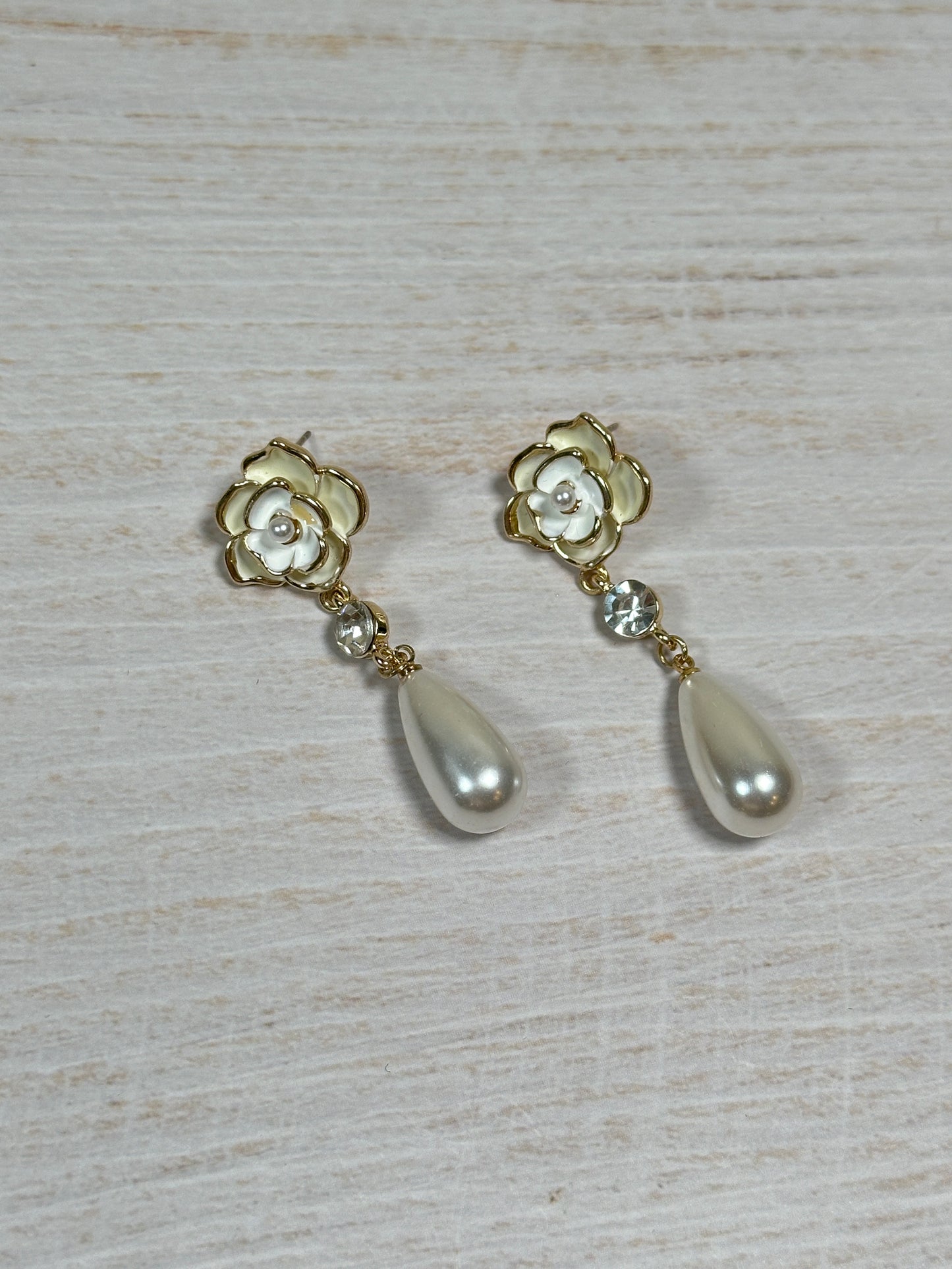 Women Flower Pearl Earring