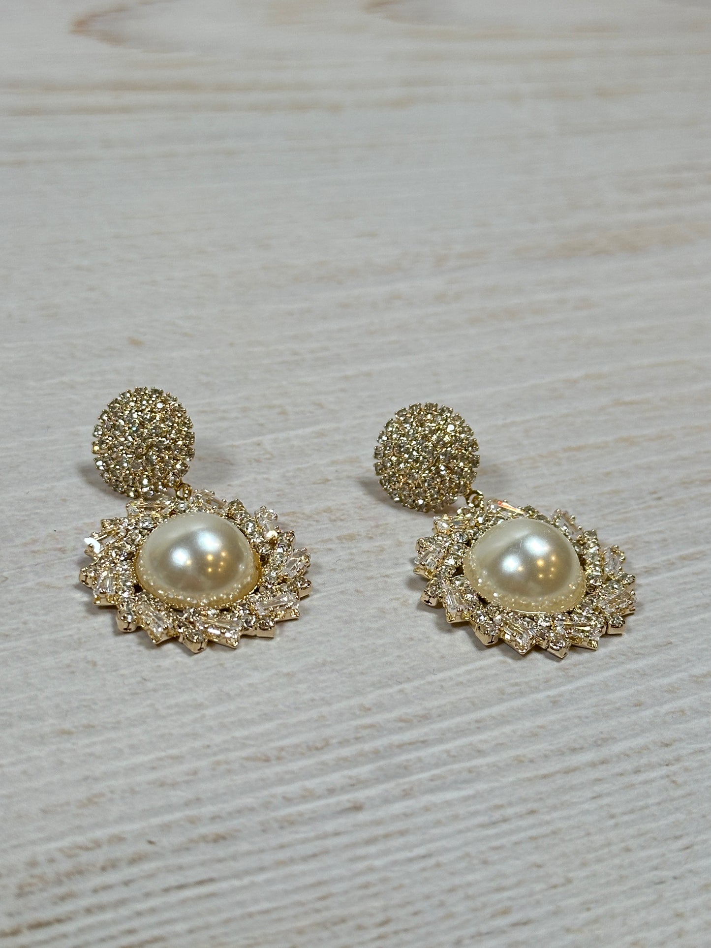 Cubic Zirconia Pearl Earring