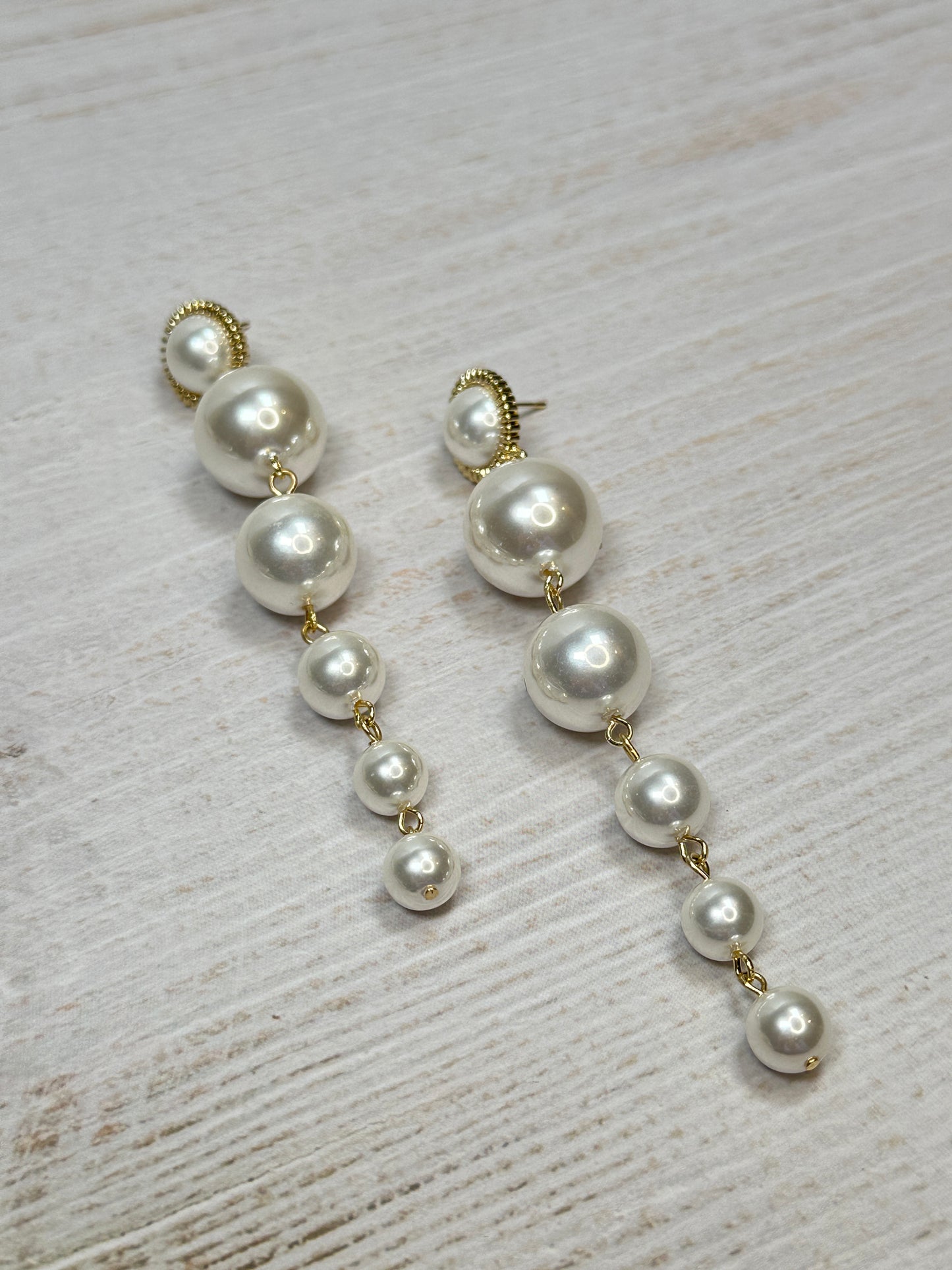 Fashion Pearl Dangle Earring