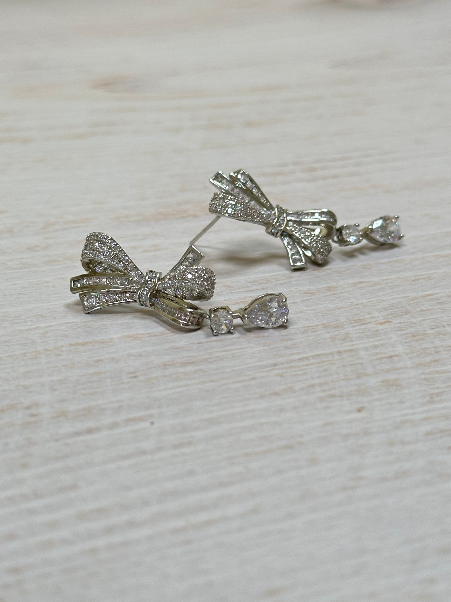 Favorite Sparkling Bow Earring