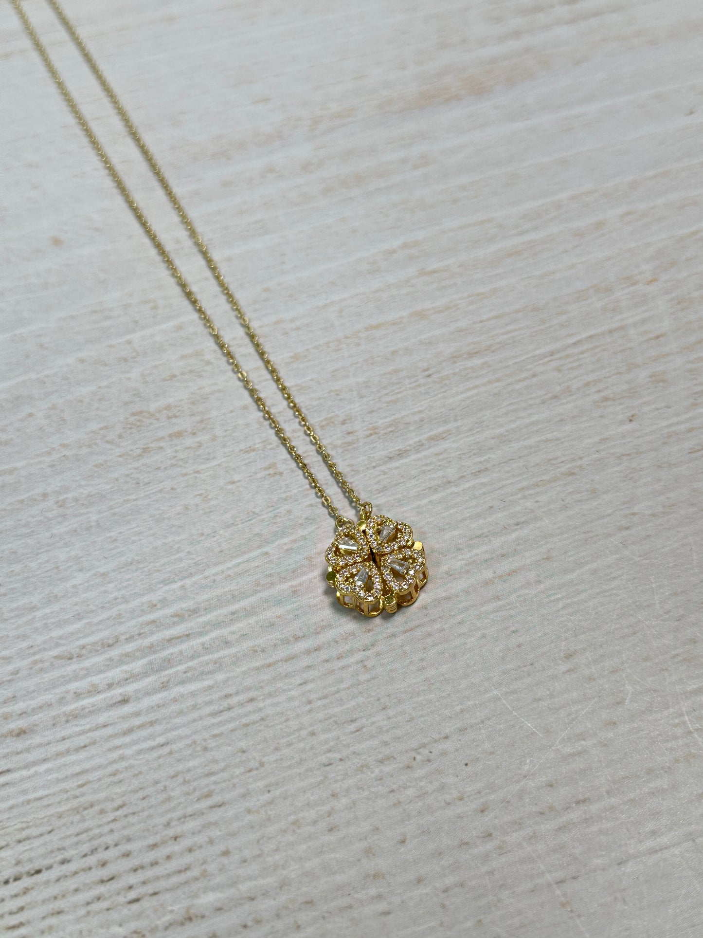 Four Leaf Clover Pendant Open-Close Style