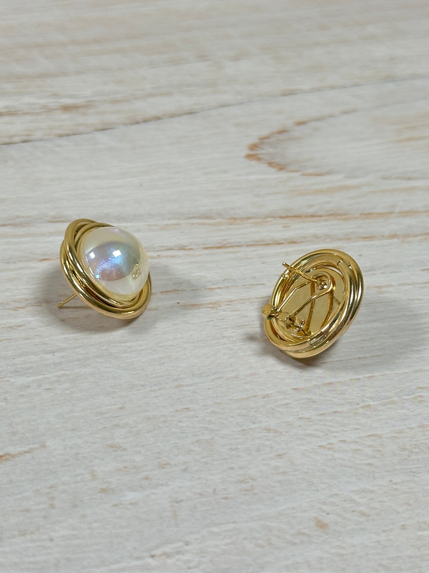 Stylish Round Earring