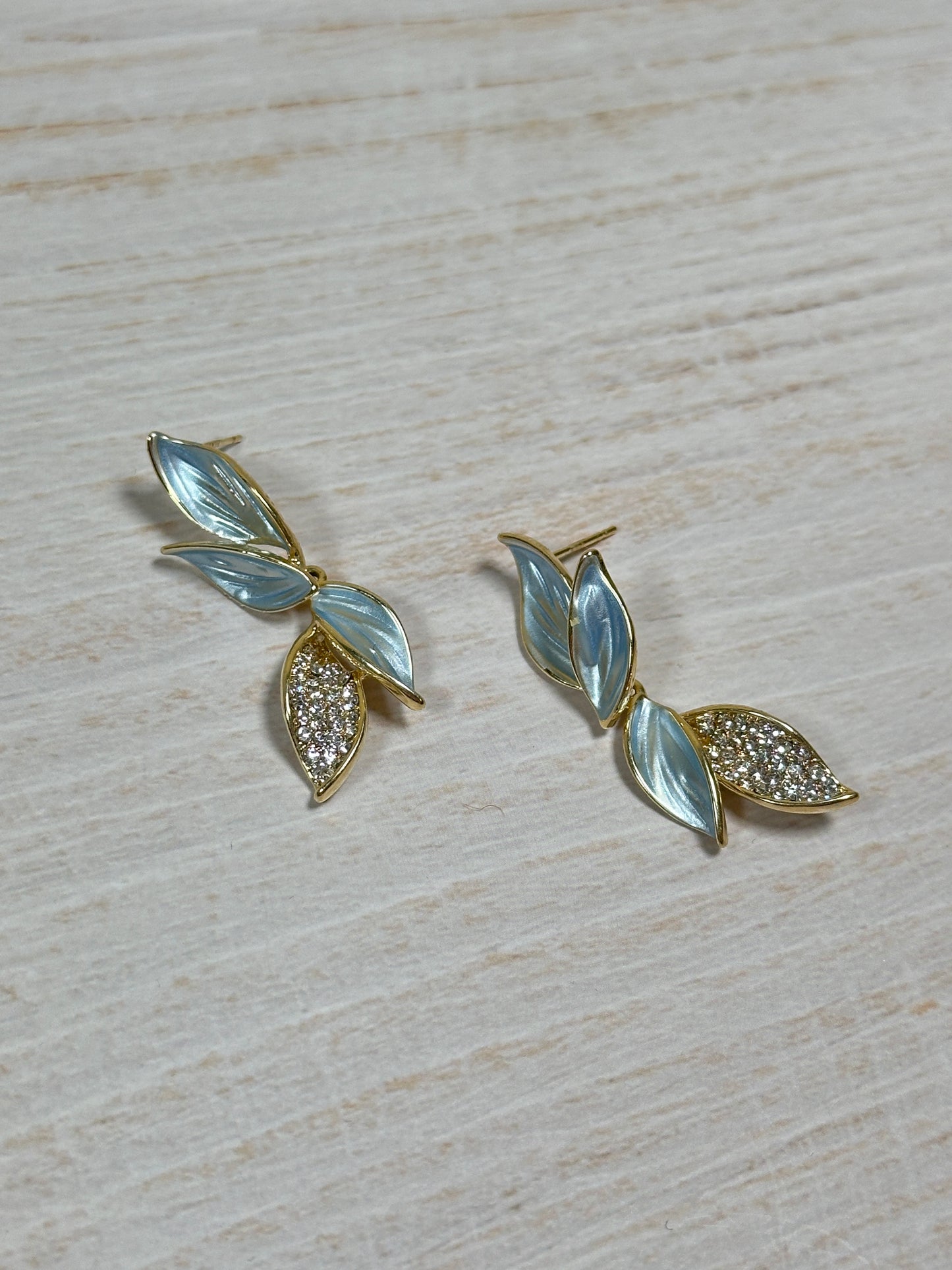 Beautiful Cubic Zirconia Leaf Earring