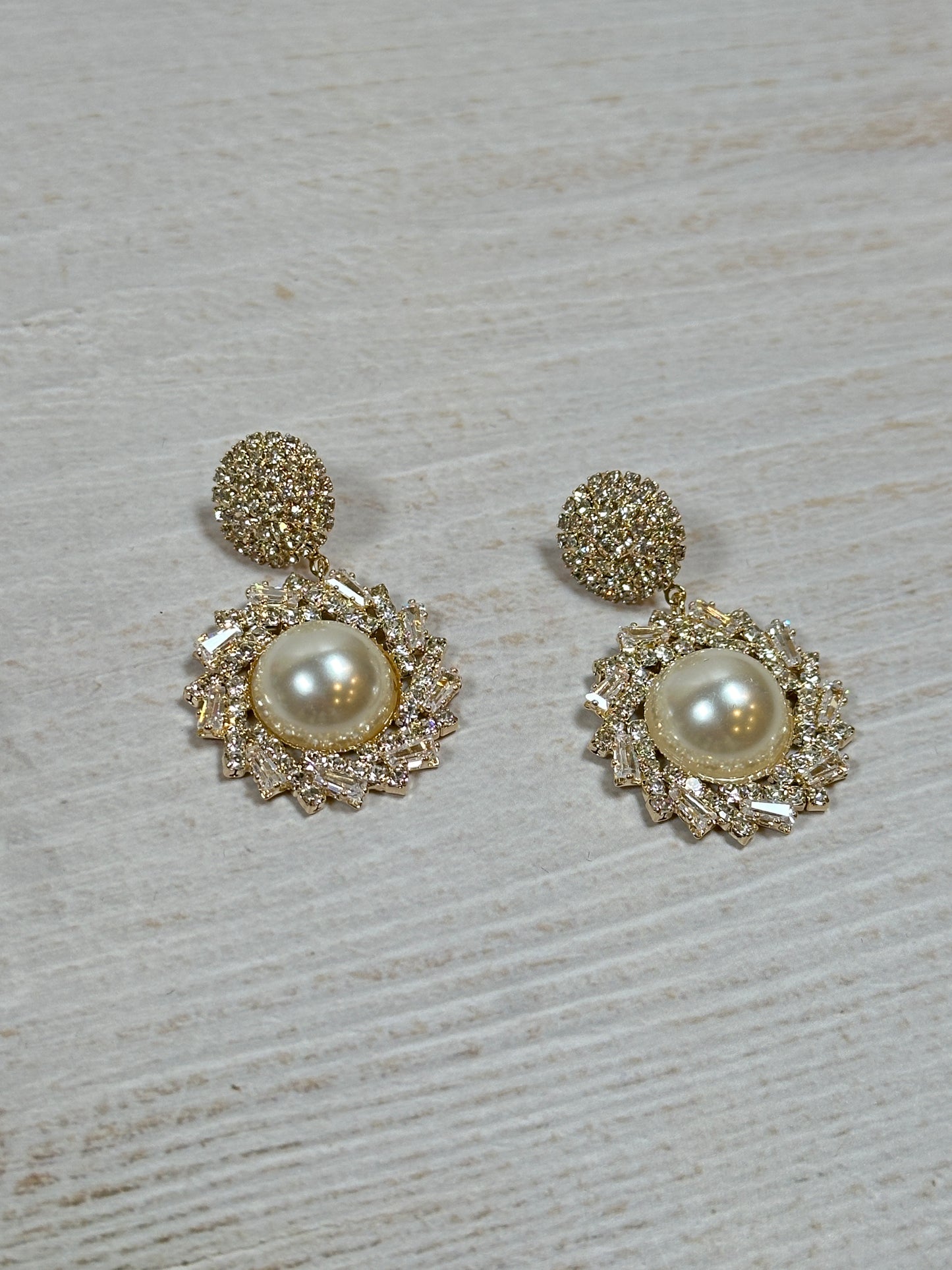 Cubic Zirconia Pearl Earring