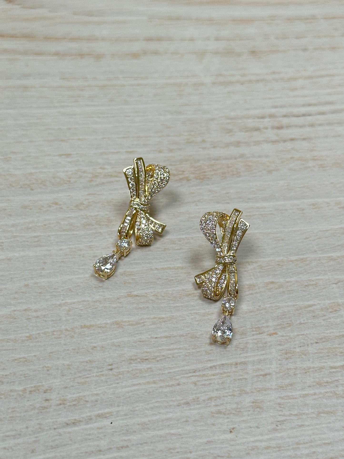 Sparkling Cubic Zirconia Bow Earring