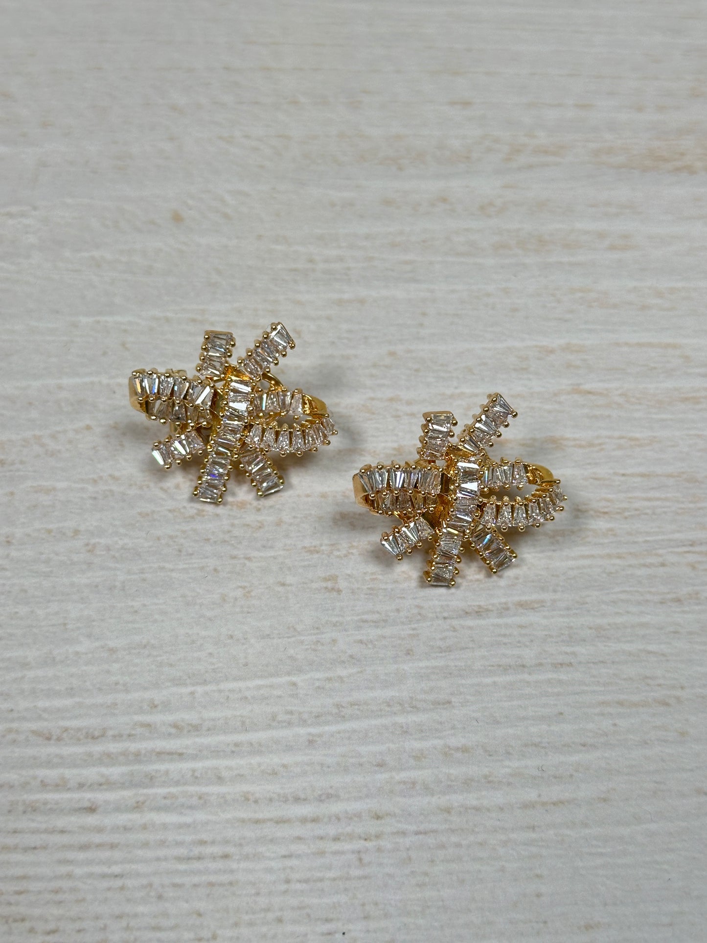 Stylish Cubic Zirconia Earring