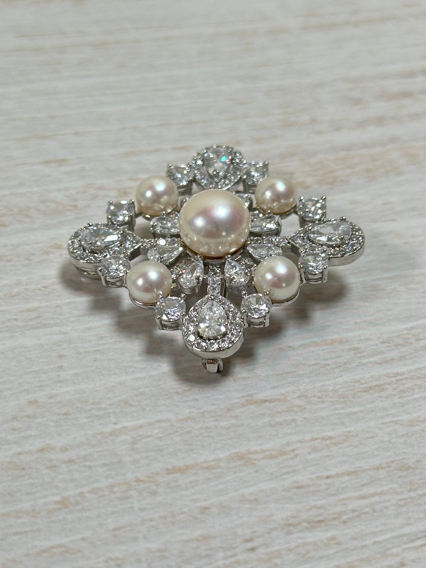 Sparkling Pearl Cubic Zirconia Brooch