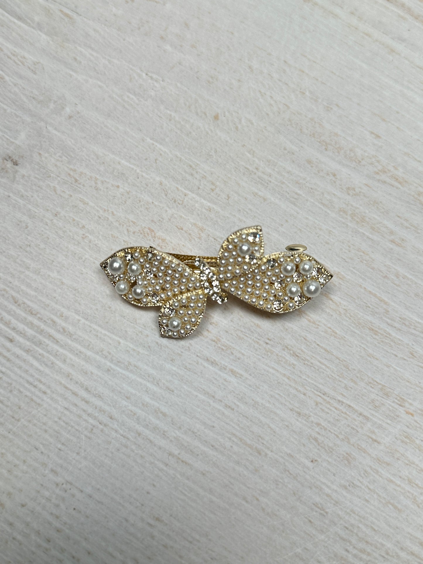 Elegant Pearl Butterfly Hair Clip