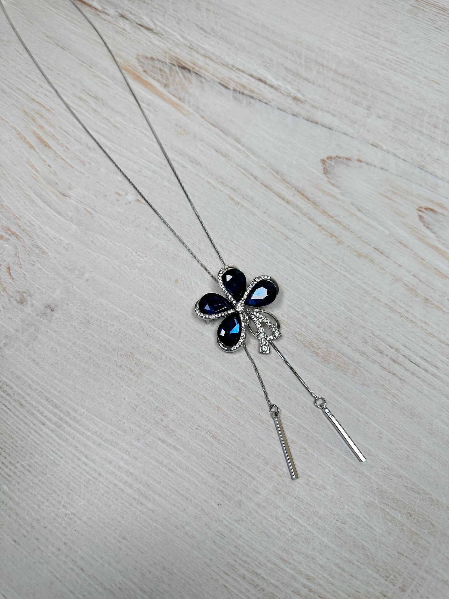 Women Elegant Fashion Flower Pendant