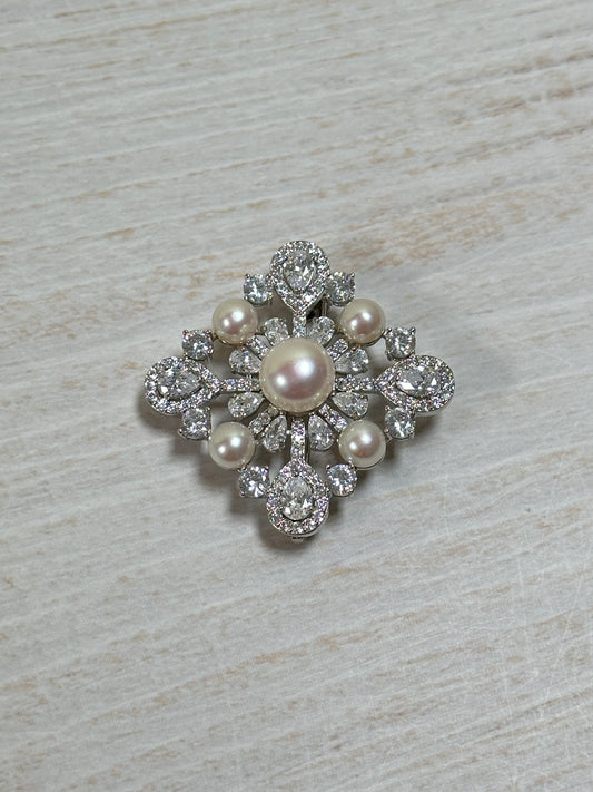 Sparkling Pearl Cubic Zirconia Brooch