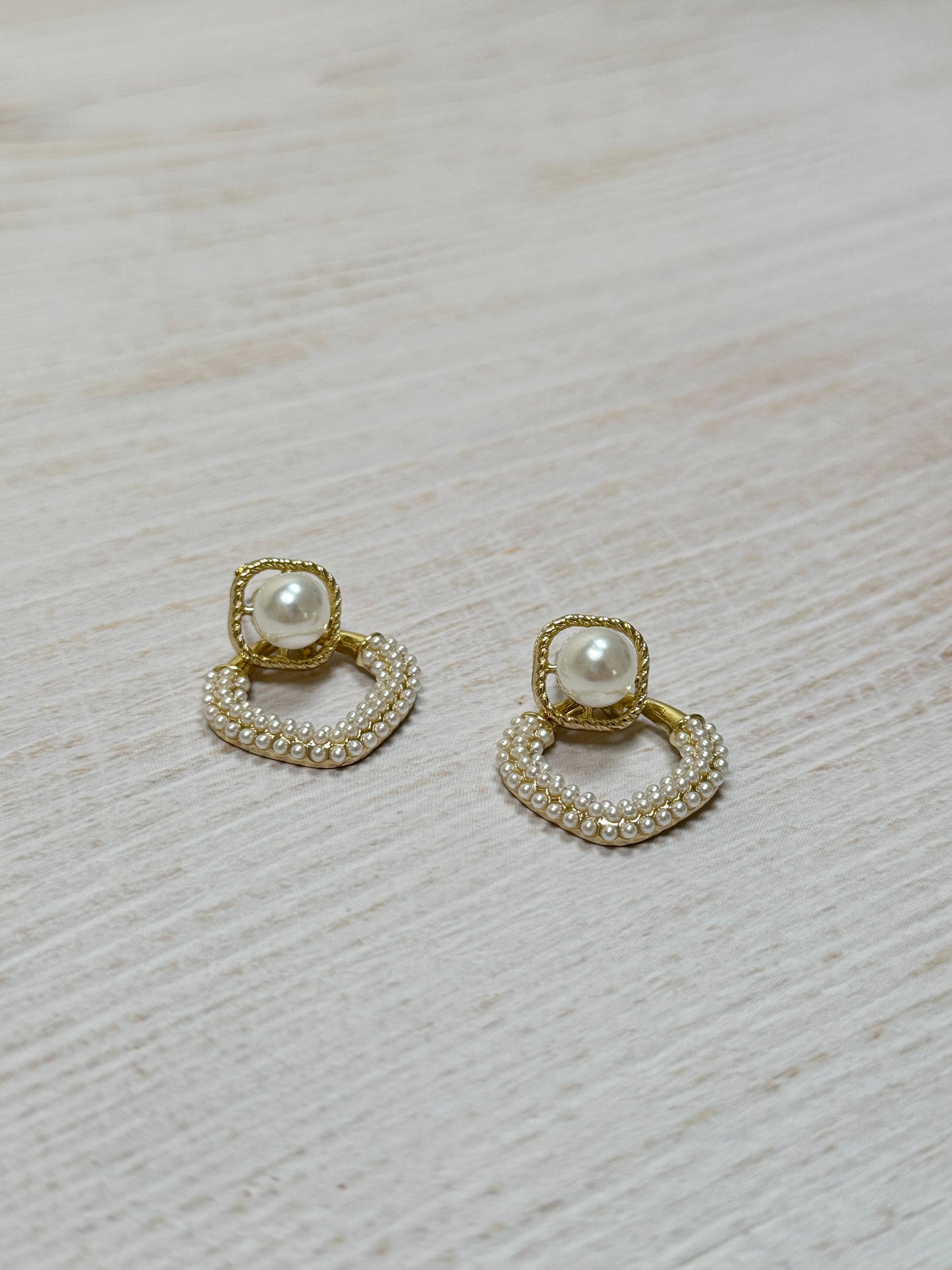 Fashion Pearl Earring