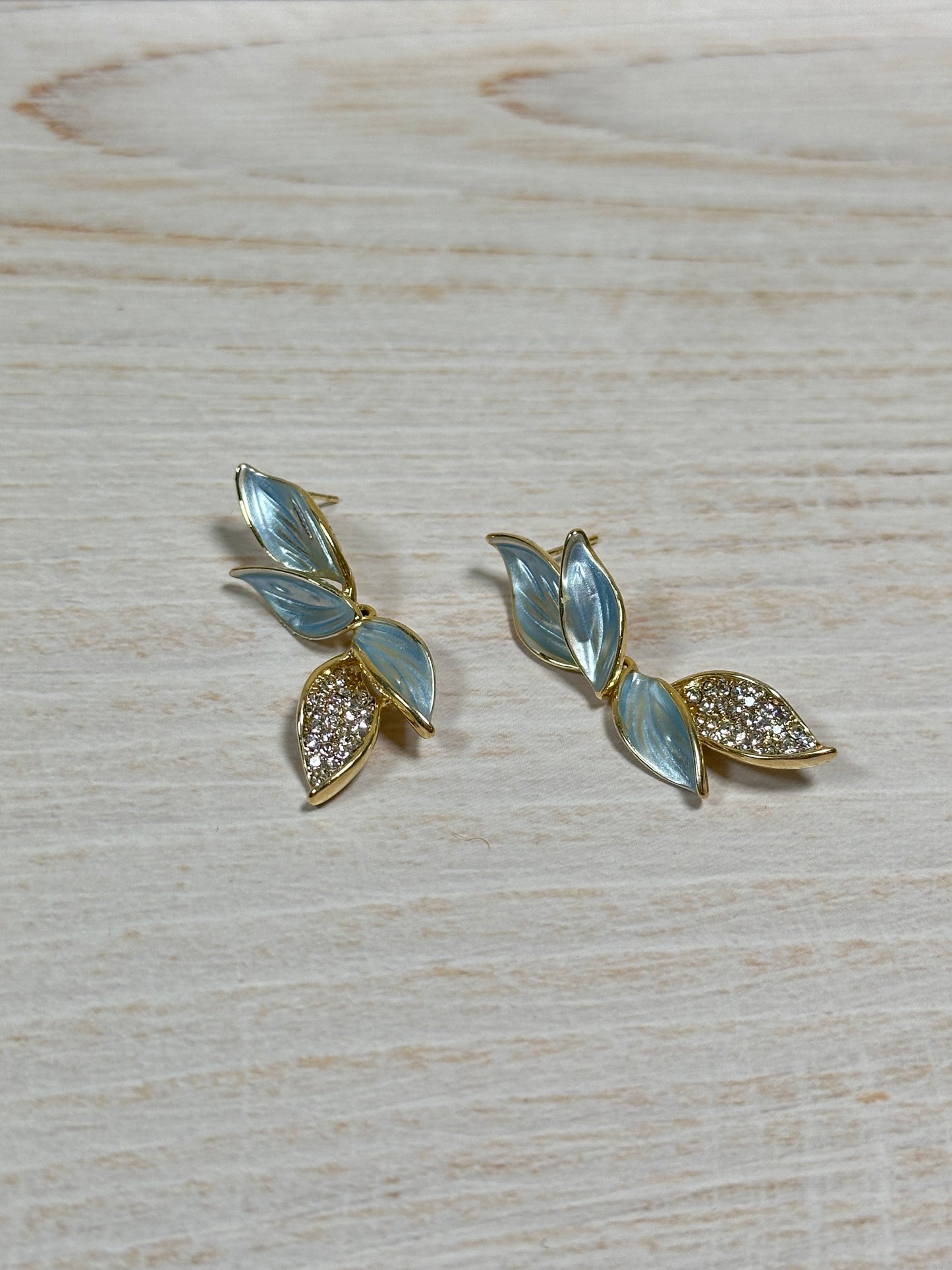 Beautiful Cubic Zirconia Leaf Earring