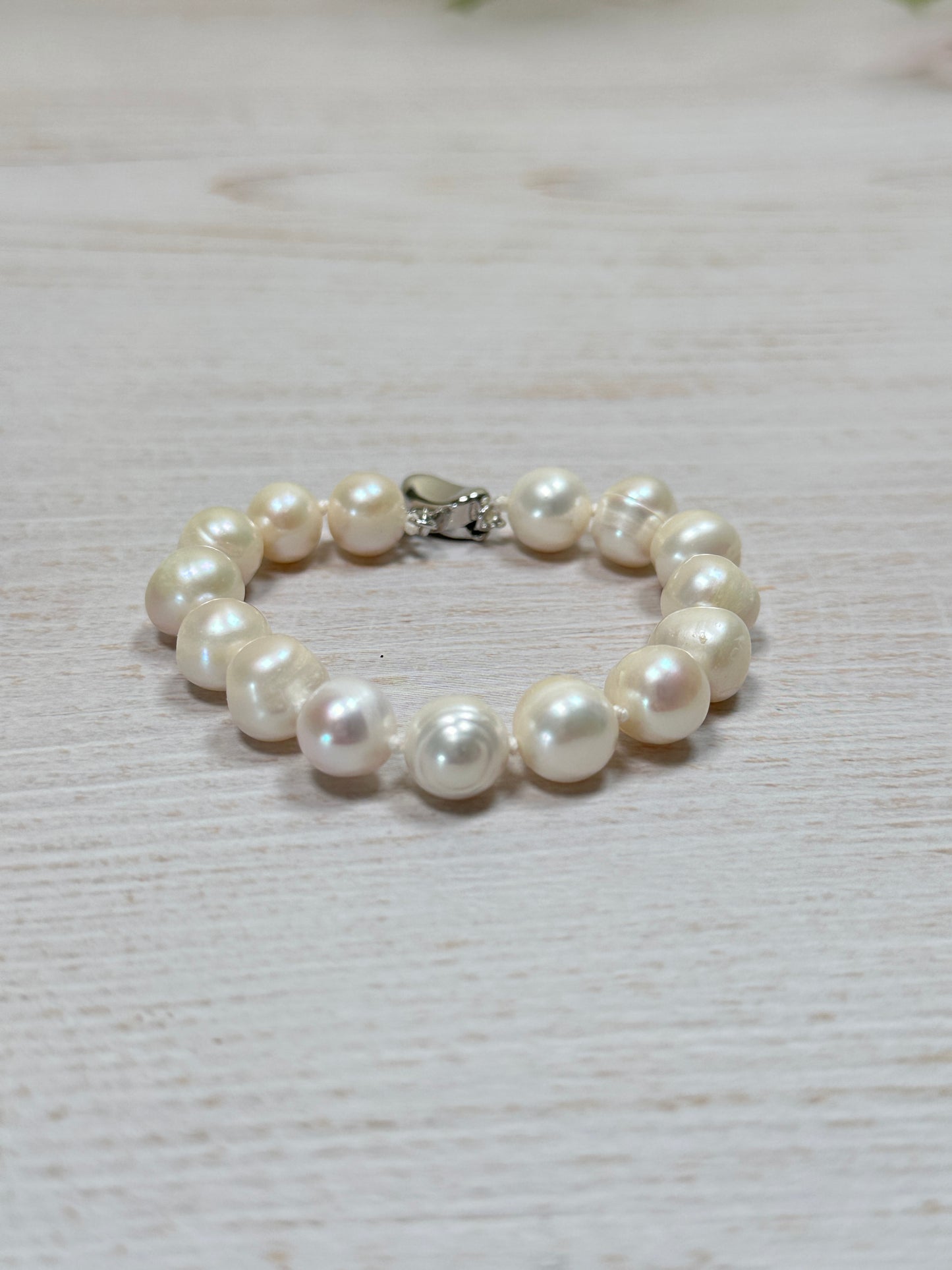 Elegant Pearl Bracelet