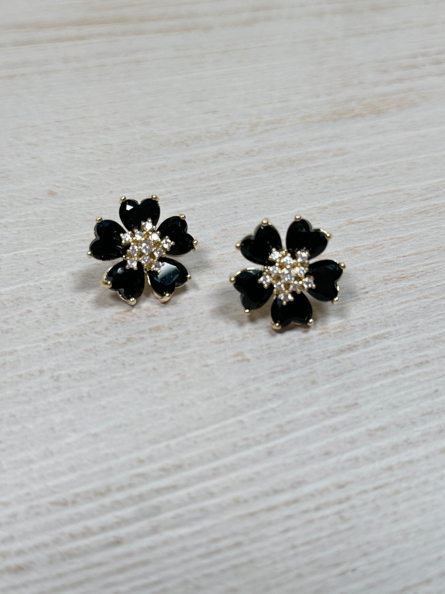 Pretty Flower Earring, Black