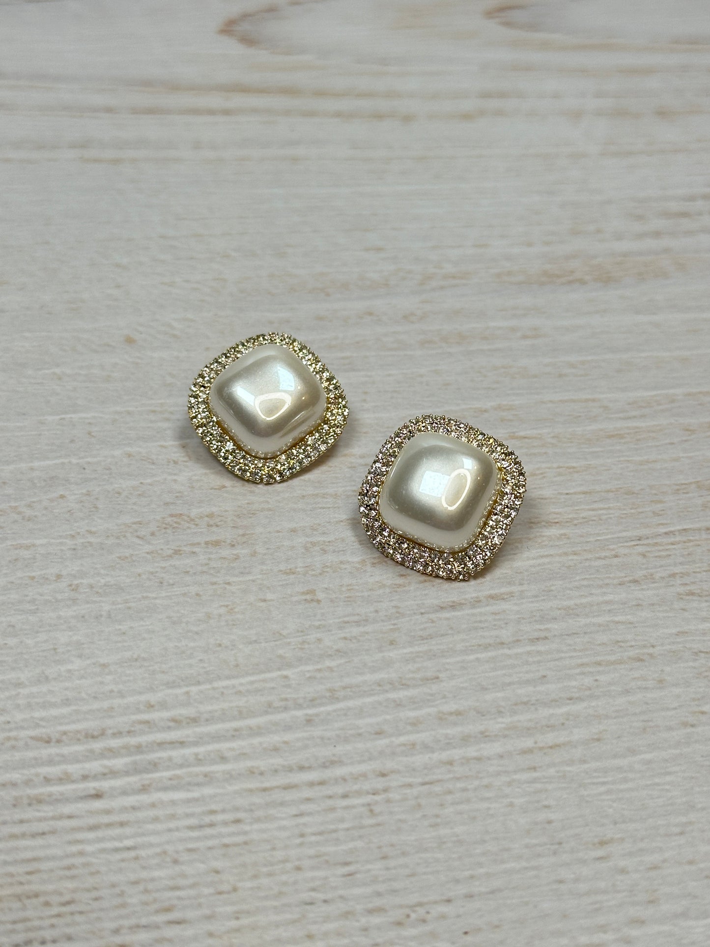 Cubic Zirconia Pearl Earring