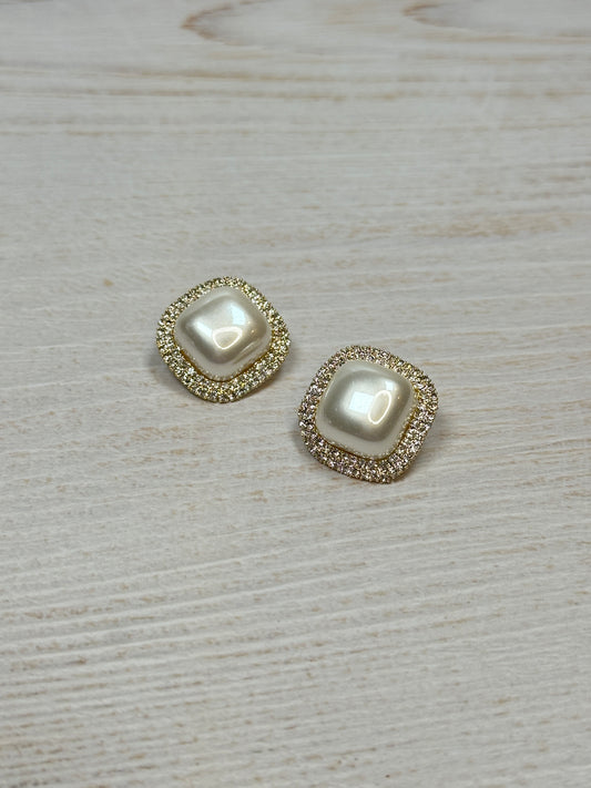 Cubic Zirconia Pearl Earring