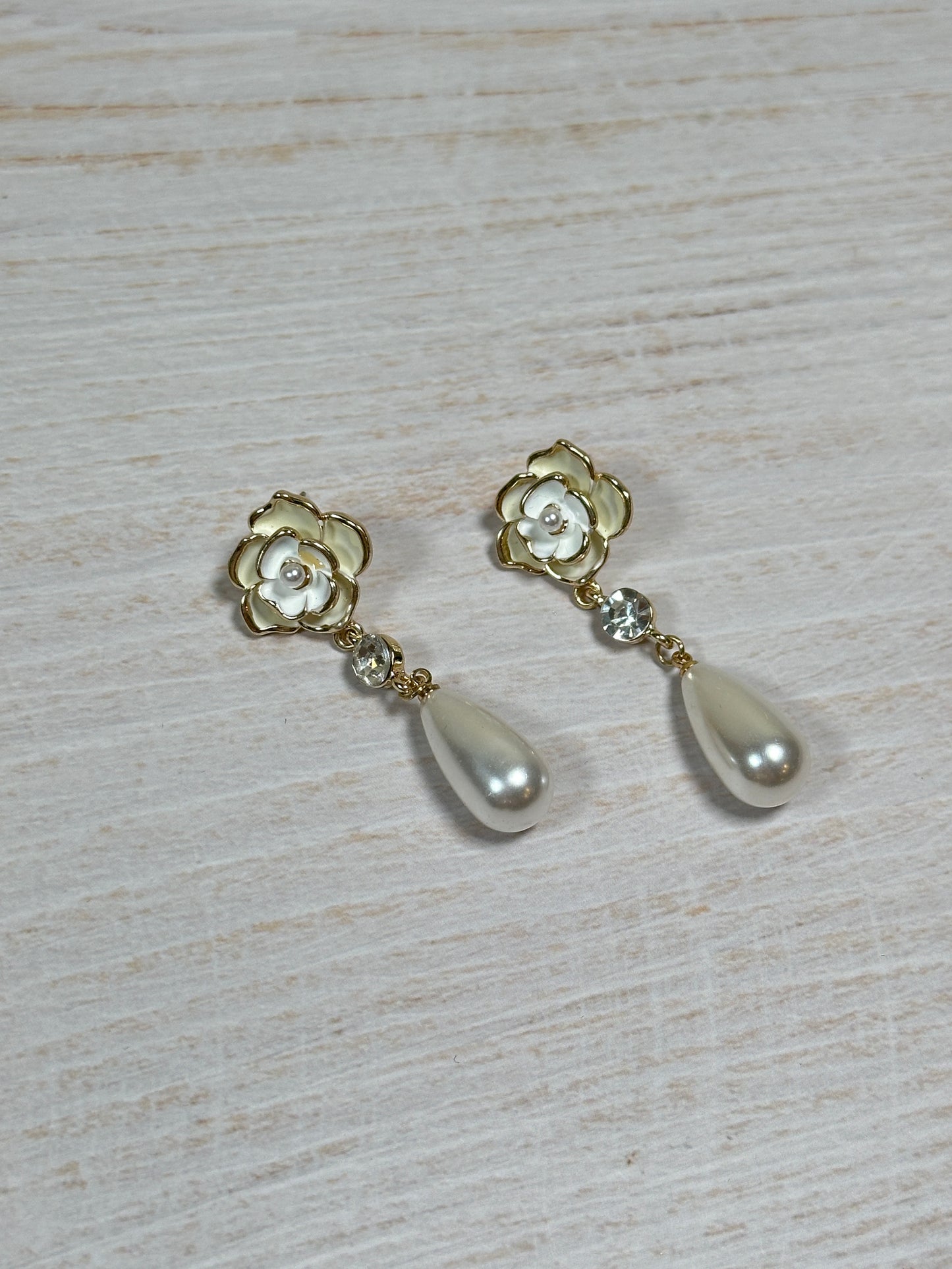 Women Flower Pearl Earring