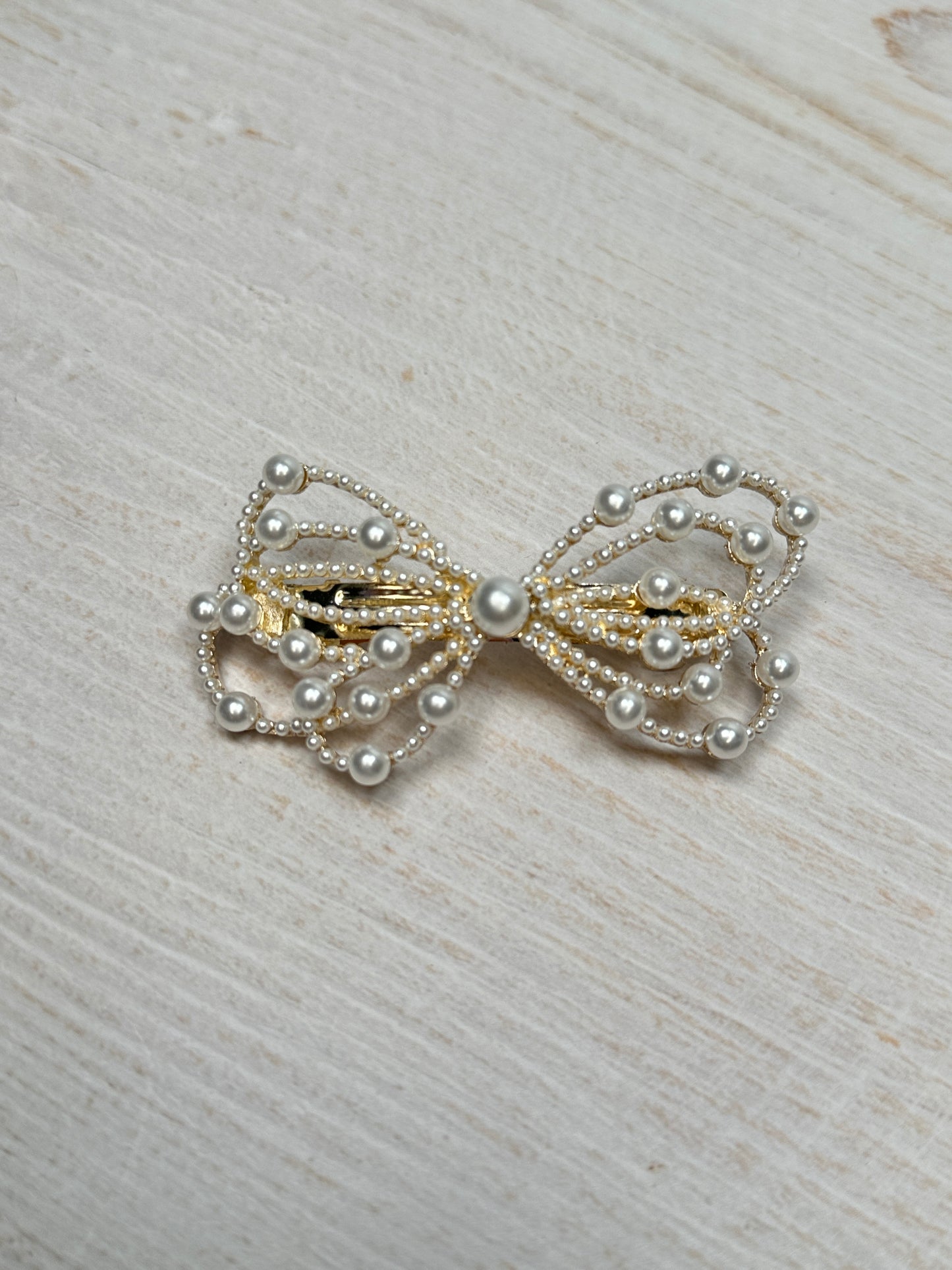 Elegant Butterfly Pearl Hair Clip