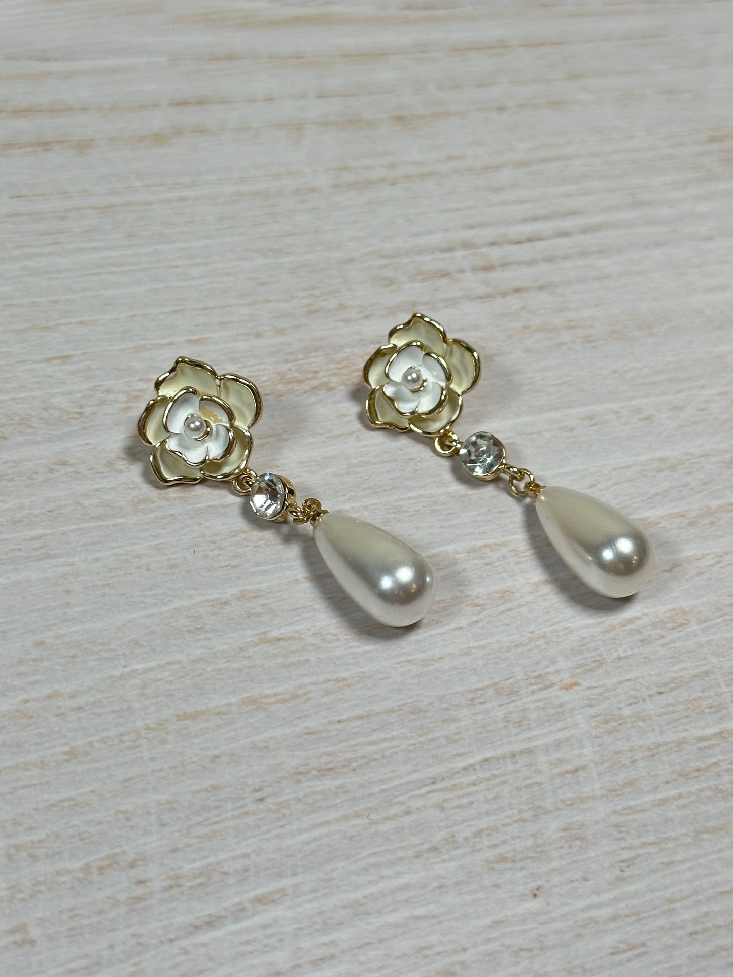 Women Flower Pearl Earring