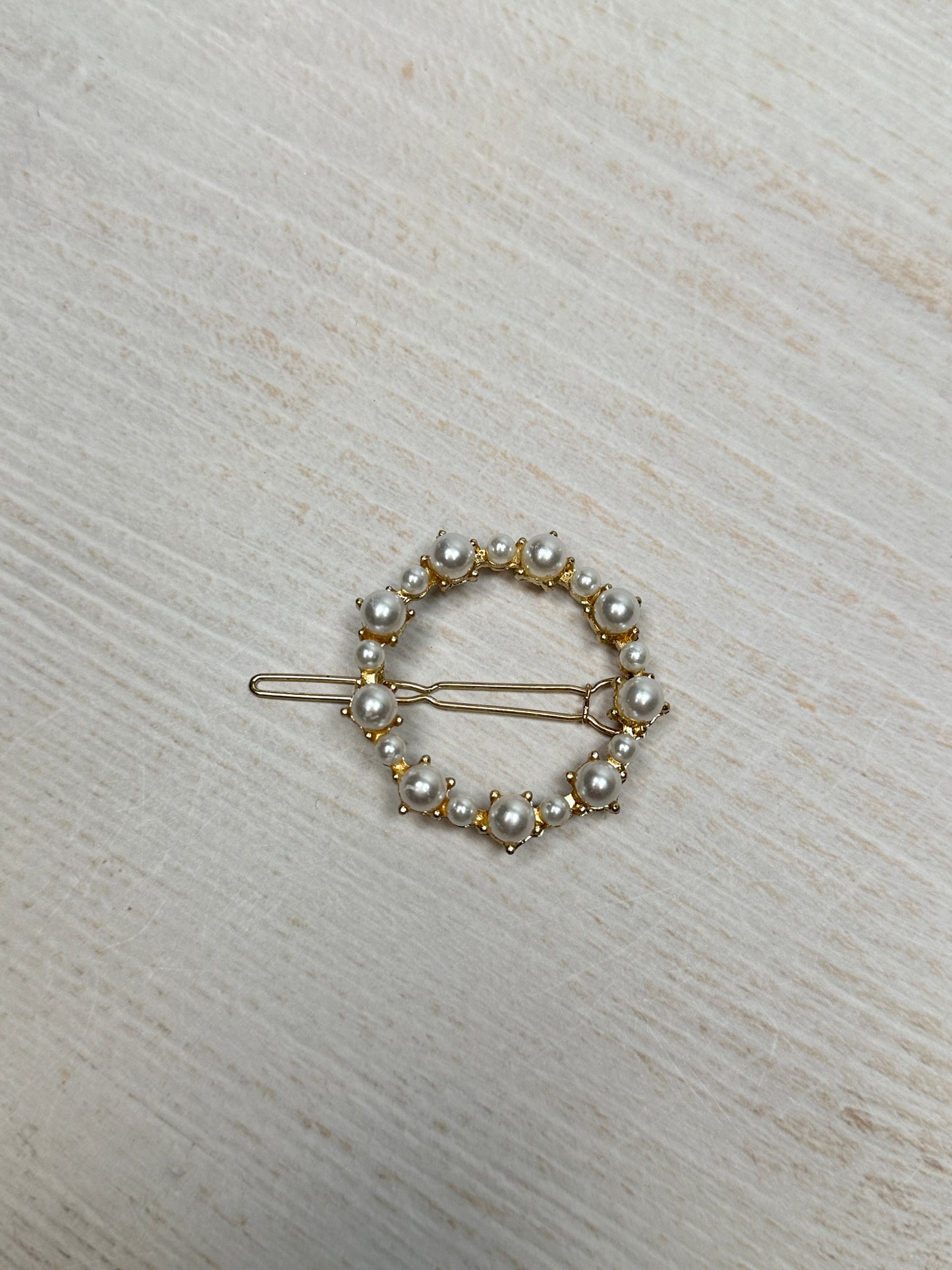 Round Pearl Hair Clip