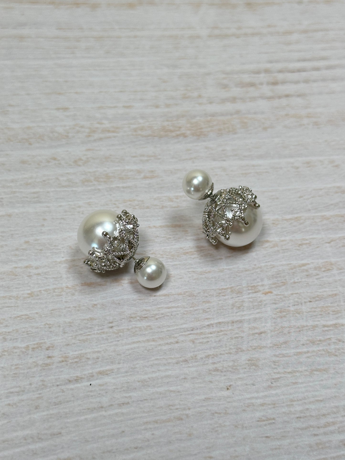 Stylish Pearl Earring