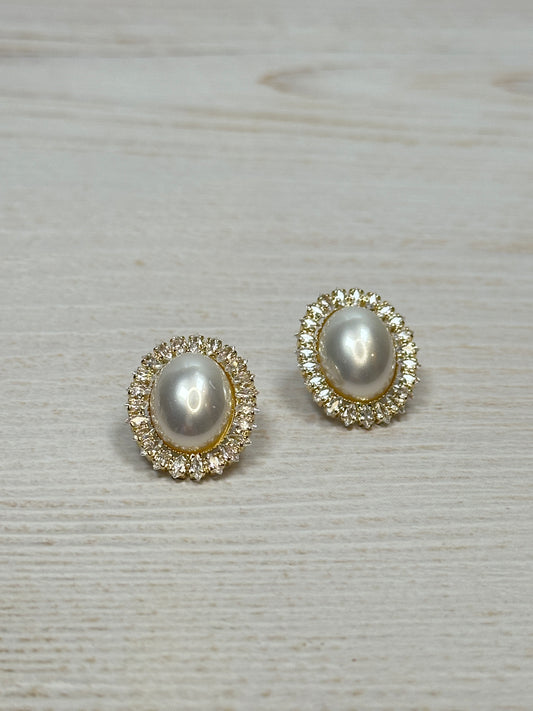 Vintage Pearl Oval Earring