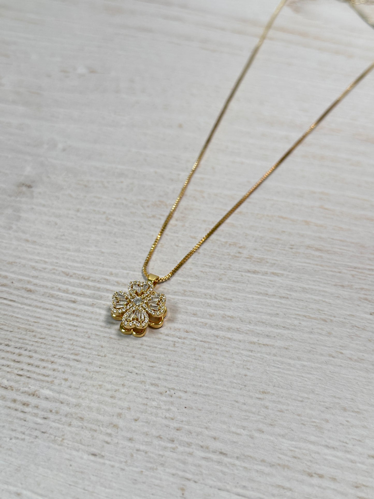 Trendy Flower Necklace Pendant