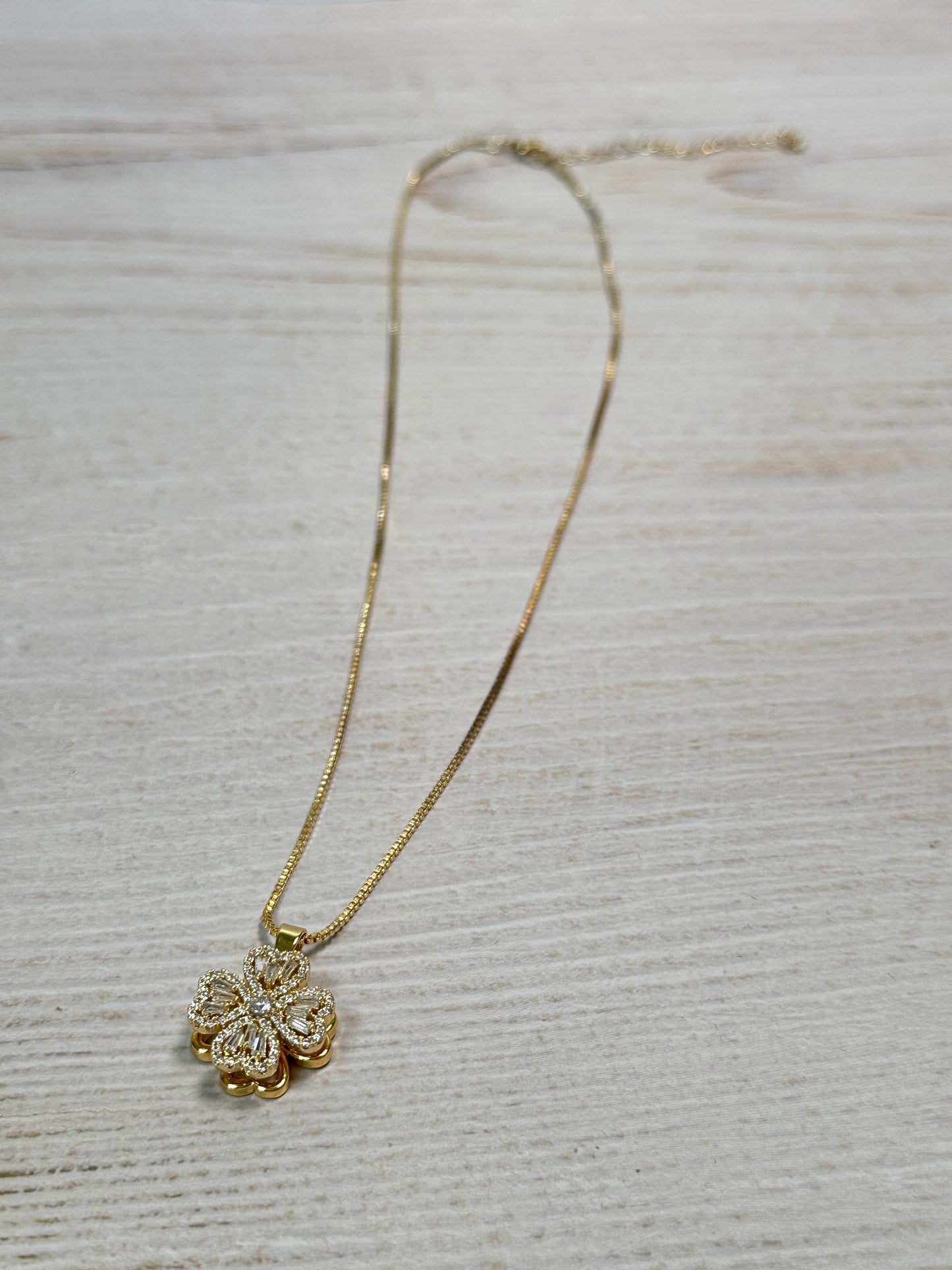 Trendy Flower Necklace Pendant