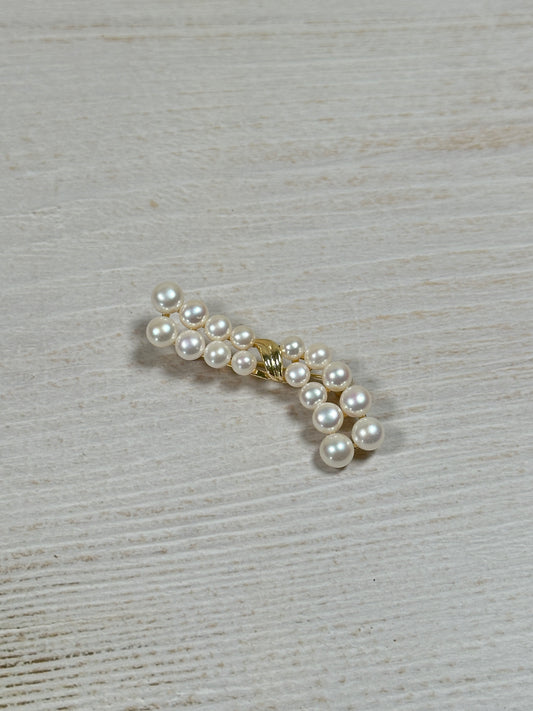 Simple Pearl Brooch