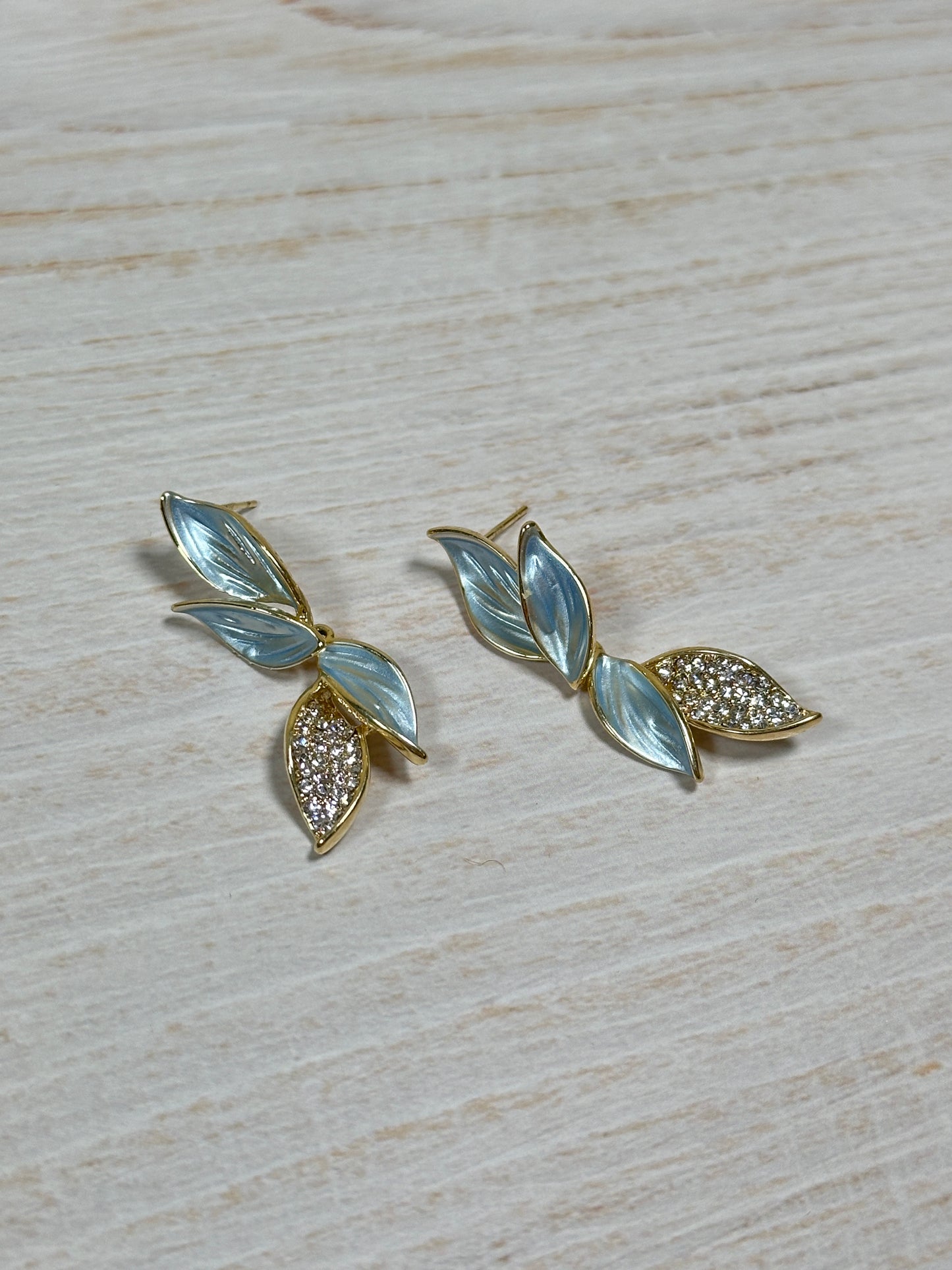 Beautiful Cubic Zirconia Leaf Earring