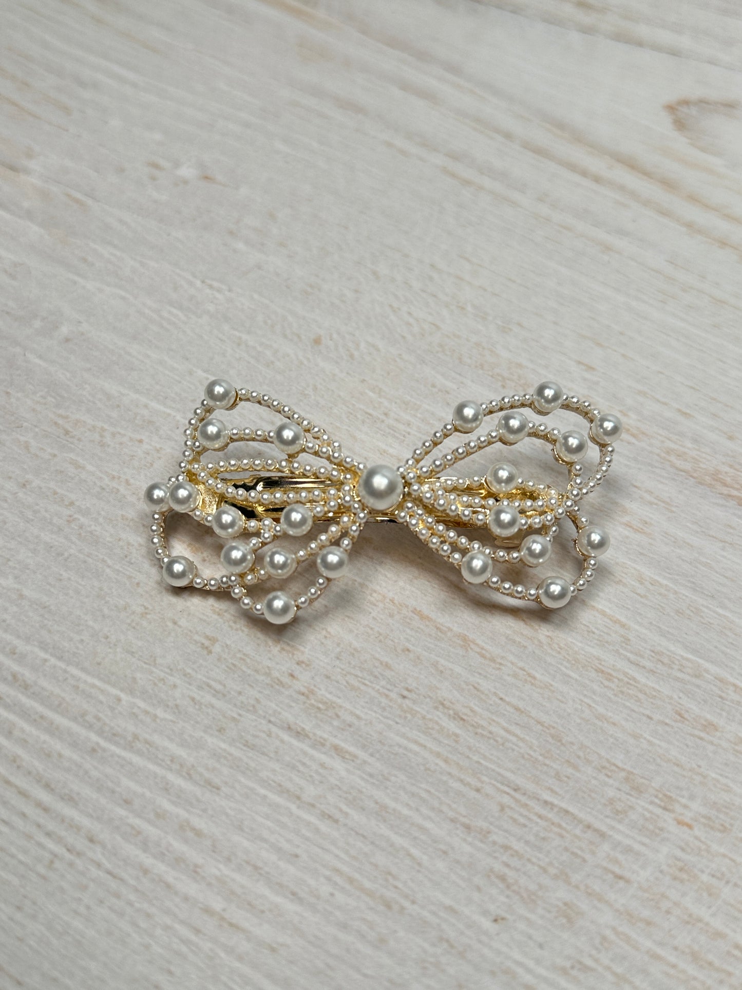 Elegant Butterfly Pearl Hair Clip