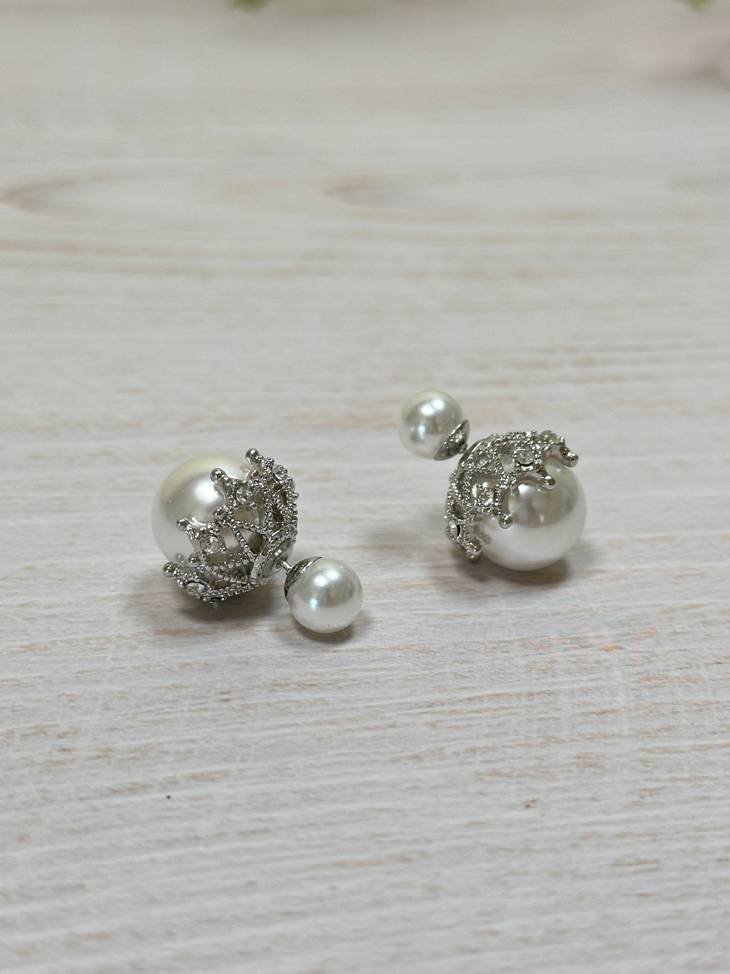 Stylish Pearl Earring