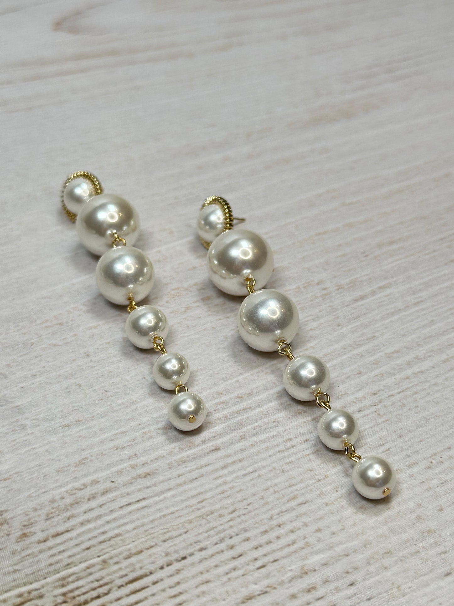 Fashion Pearl Dangle Earring