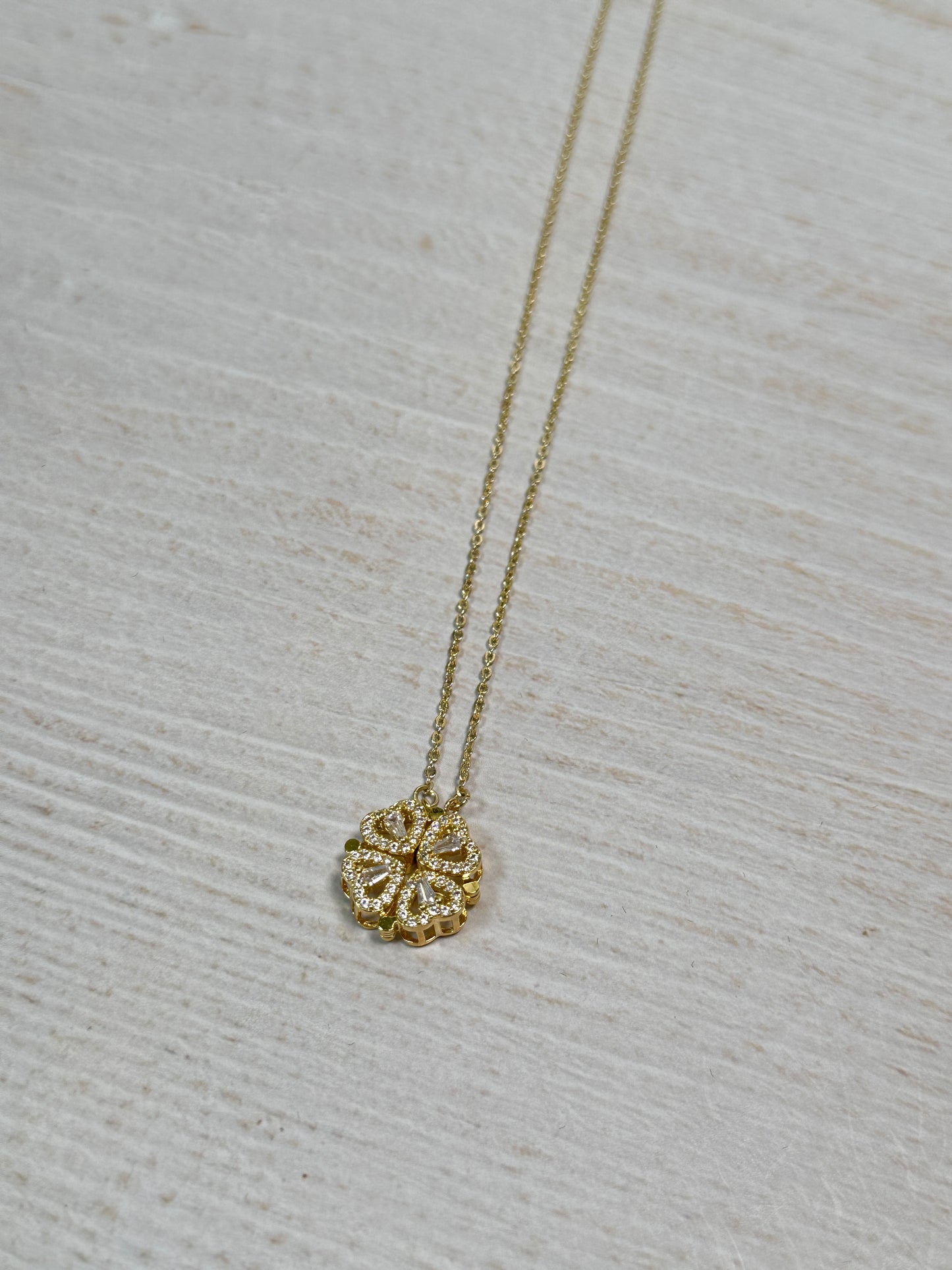 Women Vintage Lucky Four Leaf Clover Necklace Pendant