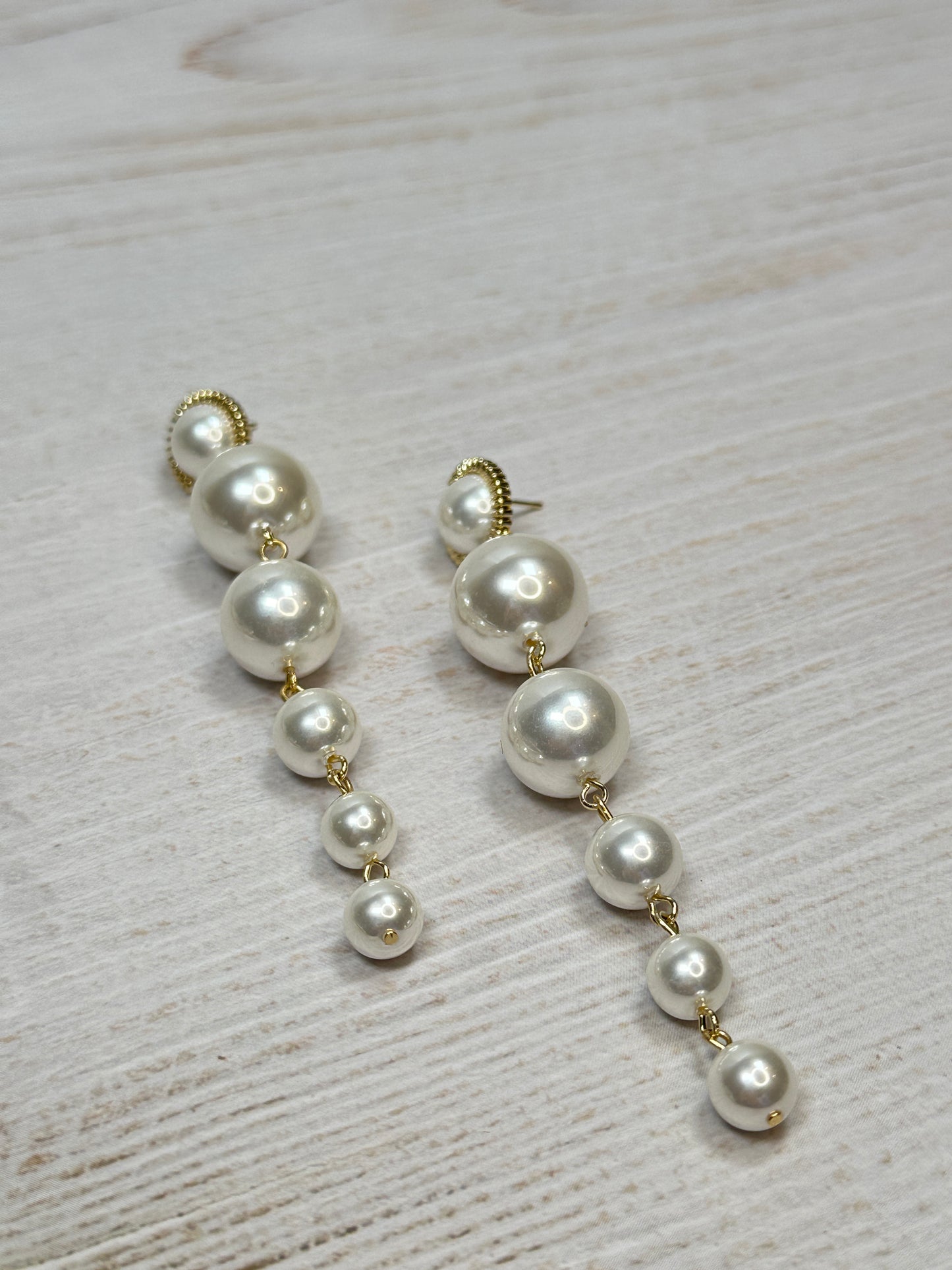 Fashion Pearl Dangle Earring