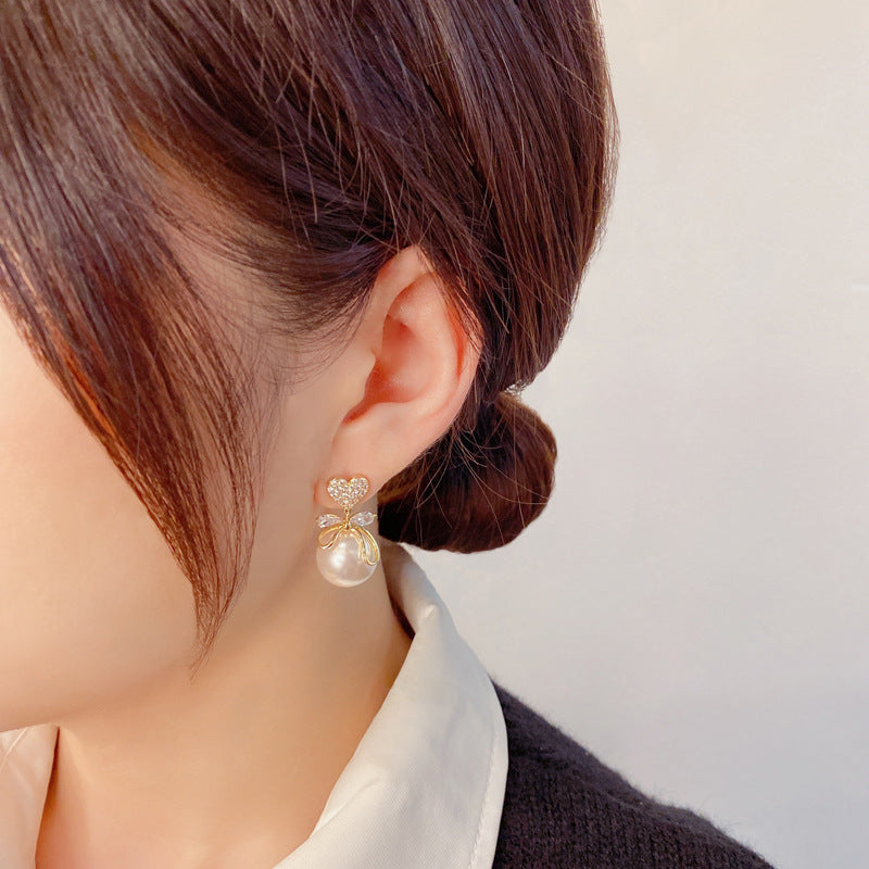 Elegant Heart Pearl Earring