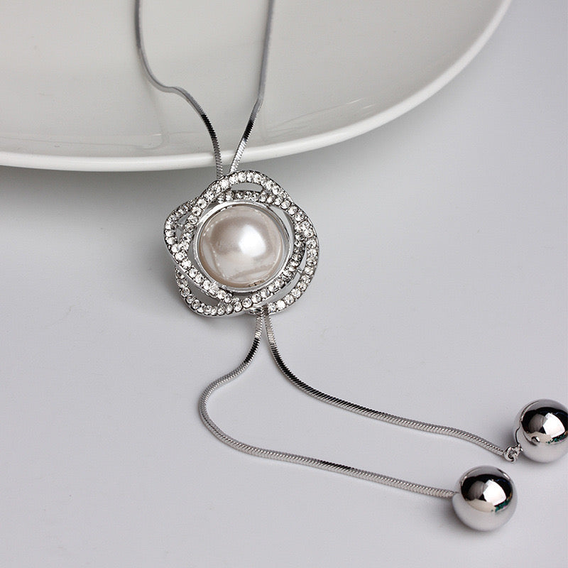 Women Fashion Pendant With Pearl