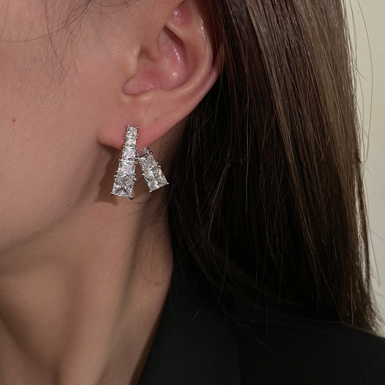 Women Sparkling Earrings