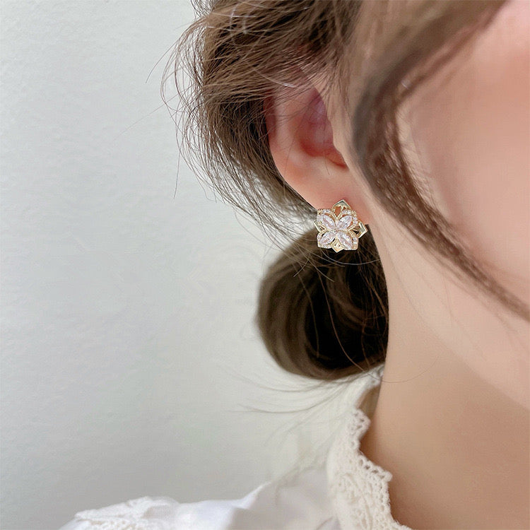 Women Quality Flower Earrings