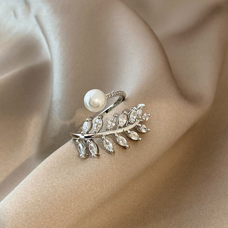 Favorite Women Adjustable Leaf Ring