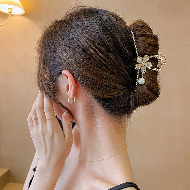 Women Delicate Flower Hair Claw